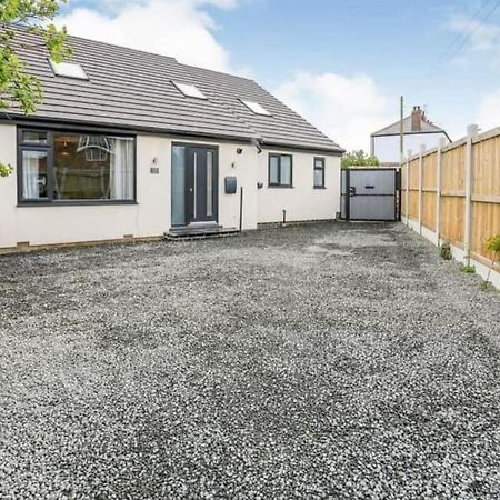 Modern Harrogate House Sleeps 10, Cinema Room & Hot Tub Εξωτερικό φωτογραφία