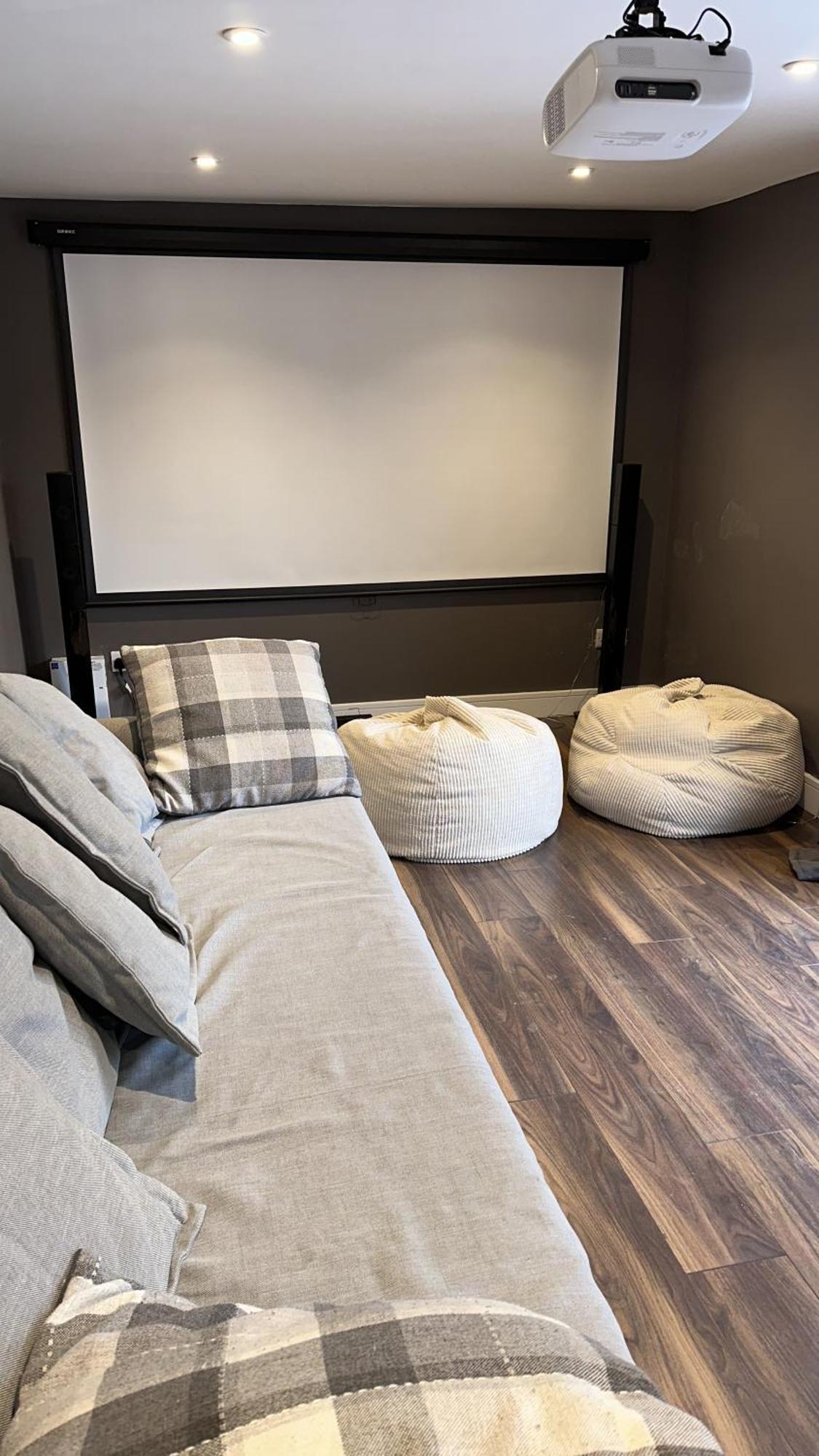 Modern Harrogate House Sleeps 10, Cinema Room & Hot Tub Εξωτερικό φωτογραφία