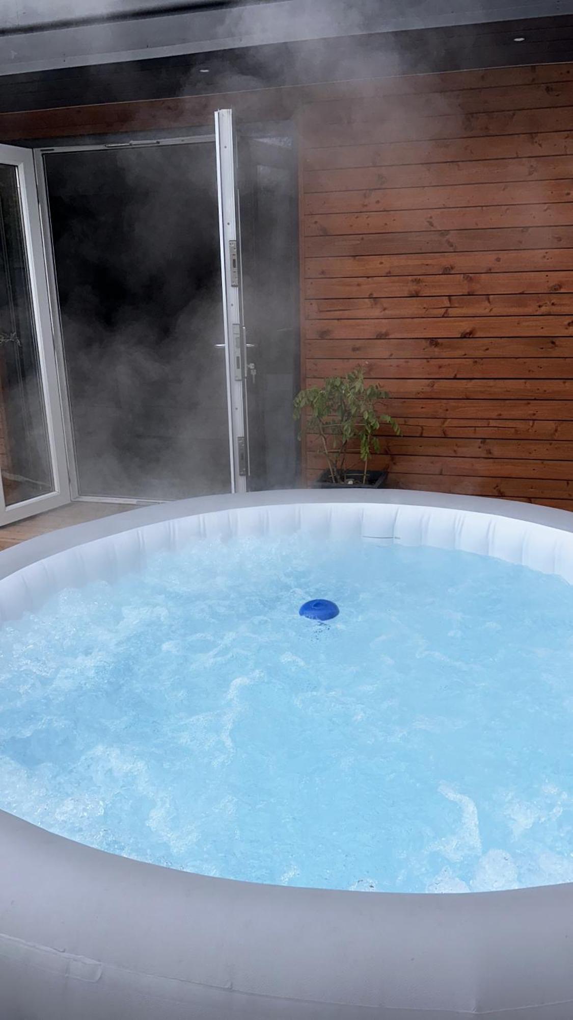 Modern Harrogate House Sleeps 10, Cinema Room & Hot Tub Εξωτερικό φωτογραφία